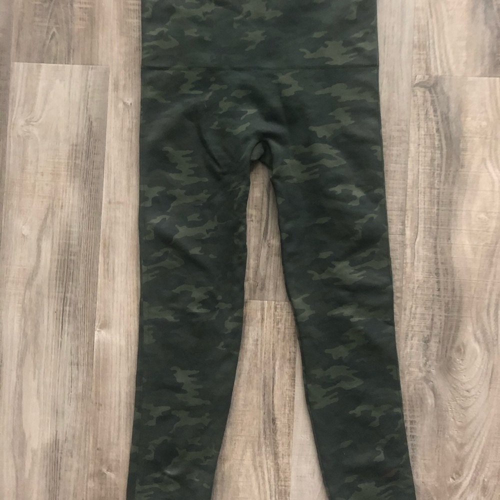 Spanx green camo size large - Picture 2 of 3